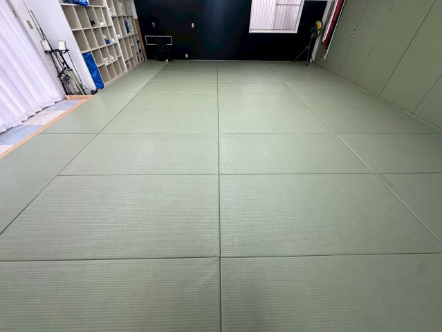 高上貸店舗の内装