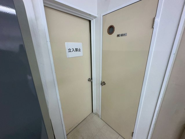 高上貸店舗の内装