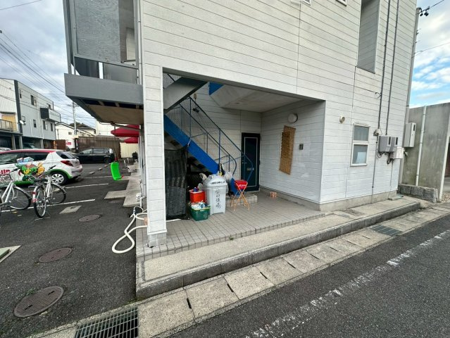高上貸店舗の外観