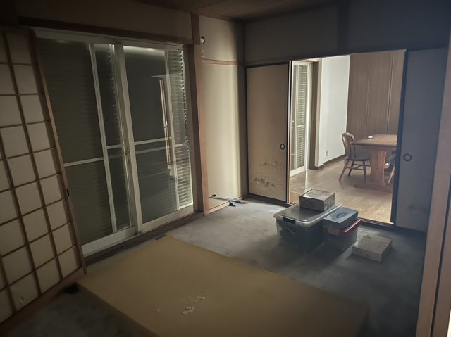 高上貸店舗の内装