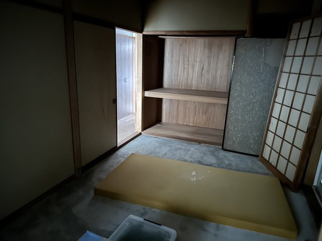 高上貸店舗の内装