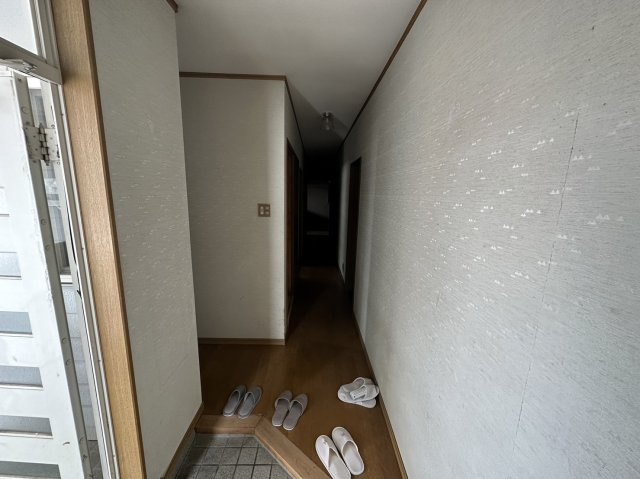 高上貸店舗の内装