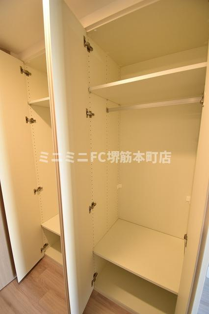 コンフォリア・リヴ北久宝寺Qの収納