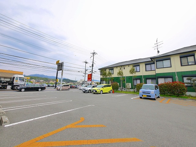 ホームＹ＆Ｙの駐車場