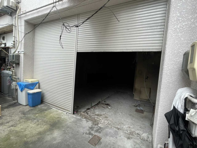 シャトー東山の駐車場