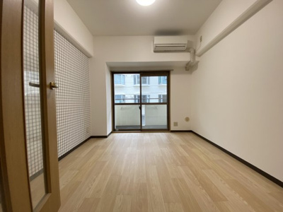 【洋室】 | パルメーラ山手 | 落ち着きのある室内