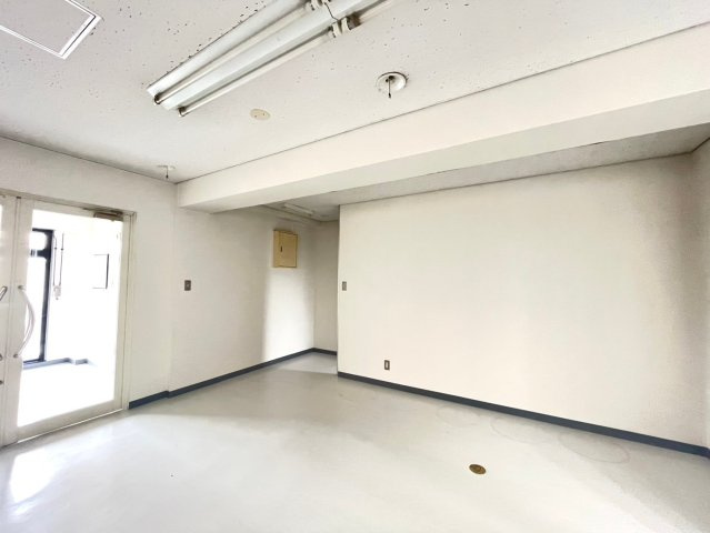西町 KSビルの内装