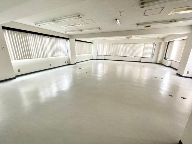 西町 KSビルの内装
