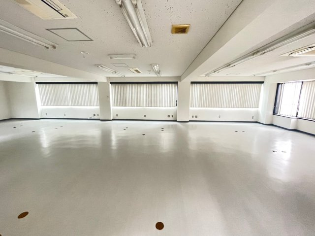 西町 KSビルの内装
