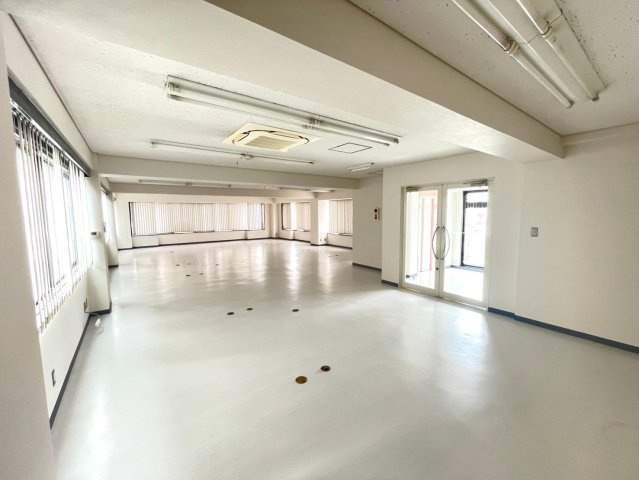 西町 KSビルの内装