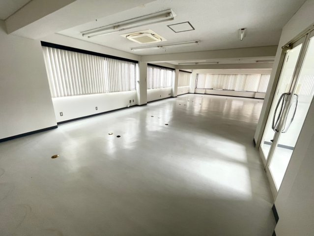 西町 KSビルの内装