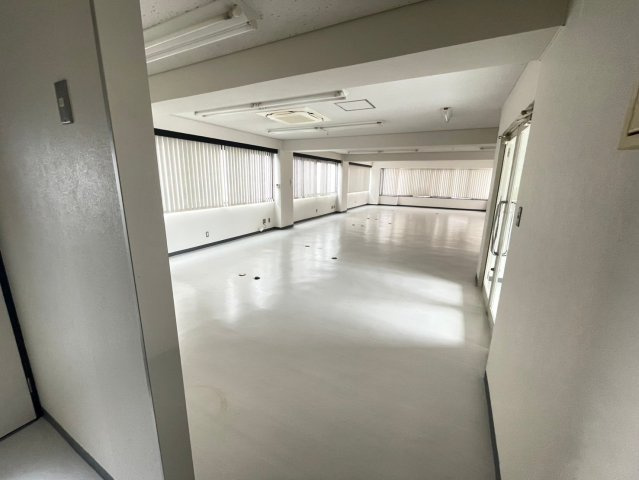 西町 KSビルの内装