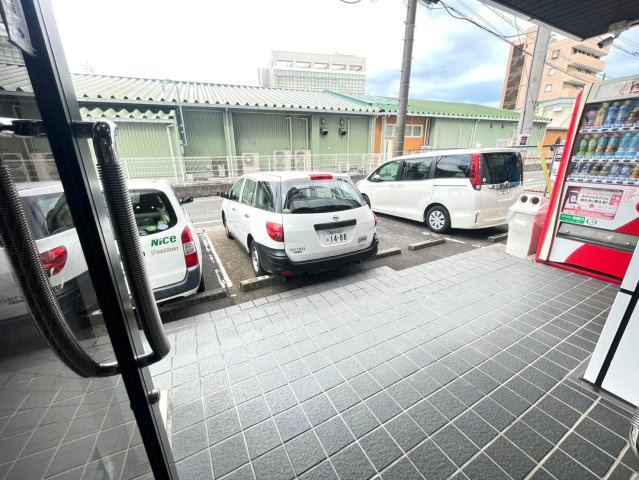 西町 KSビルのエントランス