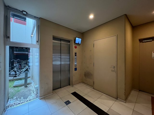 ルネ日本橋アネーロのロビー