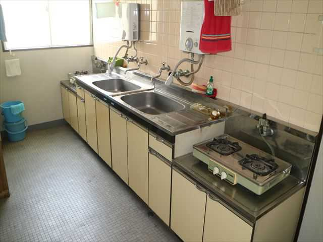 【名東区】ステーションビルのキッチン