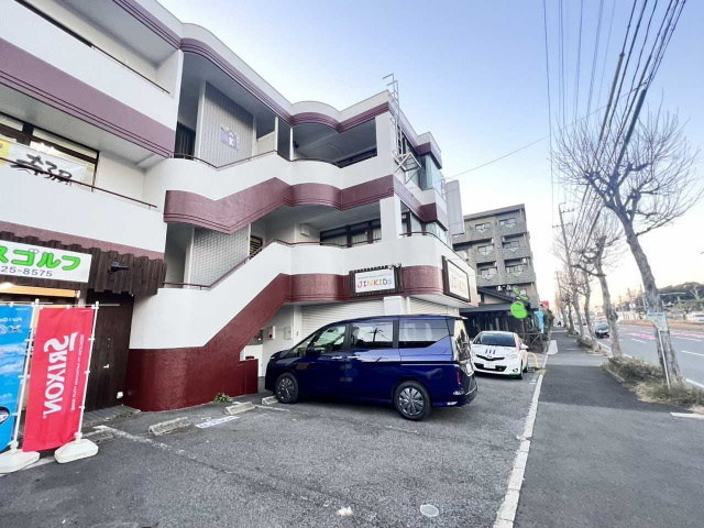 稲熊町 井坂ビルの駐車場