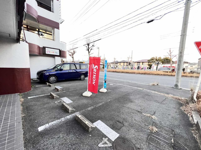 稲熊町 井坂ビルの駐車場