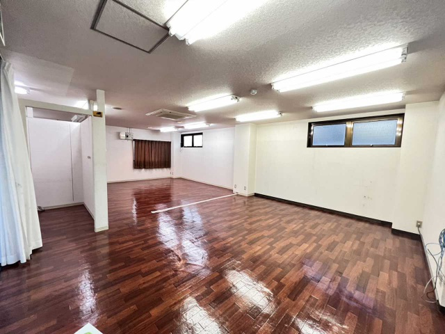 稲熊町 井坂ビルのロビー