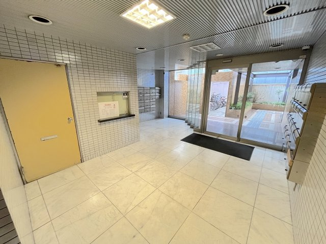 ダイアパレス野間のエントランス