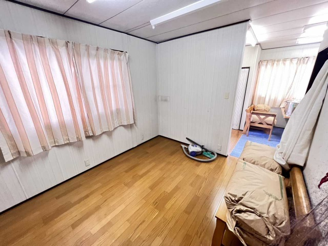 野田町一本木貸店舗の内装