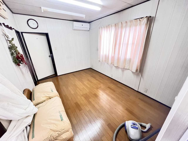 野田町一本木貸店舗の居間・リビング