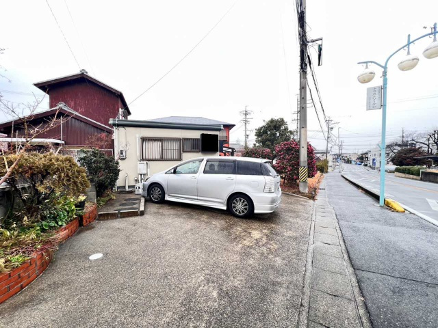 野田町一本木貸店舗の駐車場