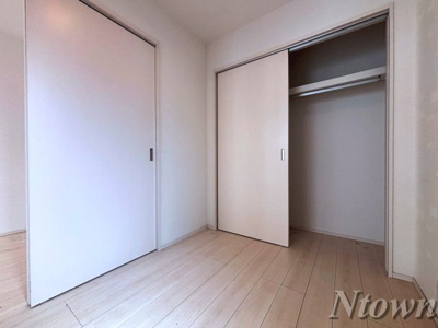 【洋室】 | GRANDTIC平安通 | 使い勝手のいい洋室です