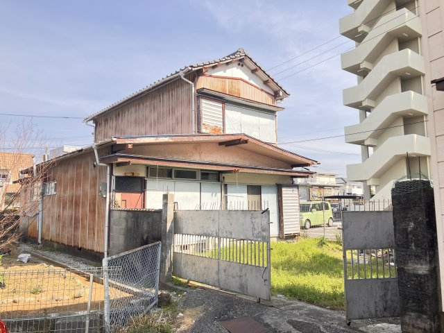 高知市東石立町の外観|手前は公図上は農道となっています。