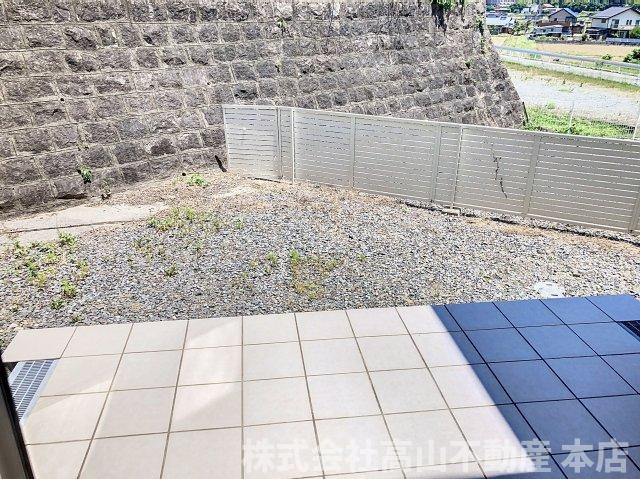 エクリュ光岡　Bの庭