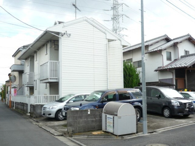 ★敷地内駐車場★（空き状況・使用料等詳細はご確認下さい）