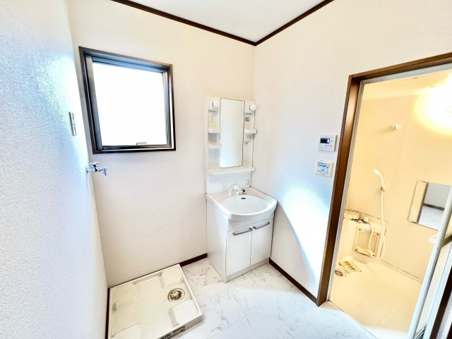 アムールS・K・Tの独立洗面台|※別部屋参考写真