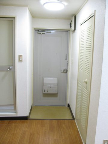 コーポ菊坂の玄関|※写真は同タイプの別室になります