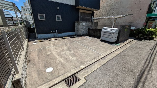 【駐車場】