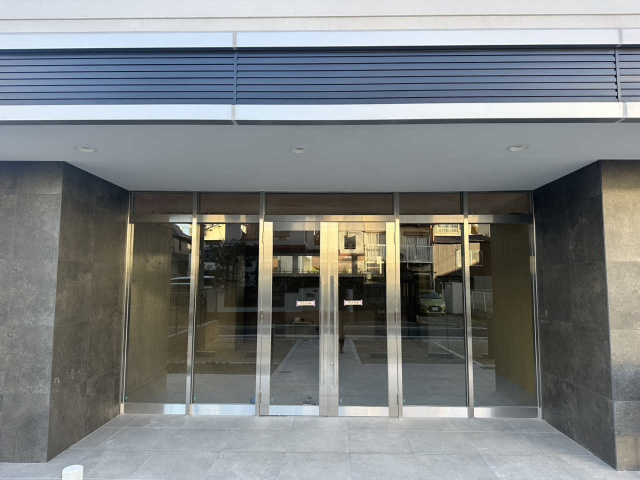 NEUA NARUMIのエントランス