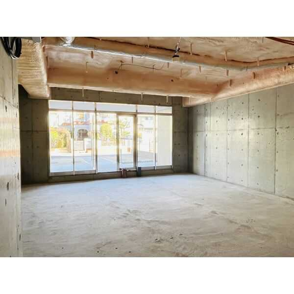 NEUA NARUMIの内装