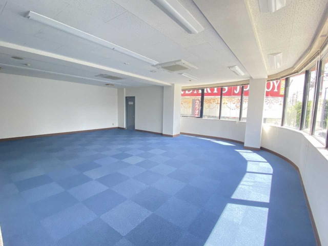 鈴彦ビルの内装