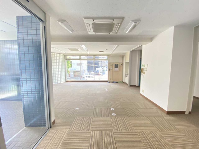 鈴彦ビルの内装