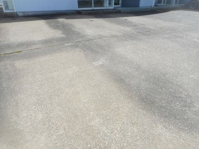 吉津２丁目事務所の駐車場