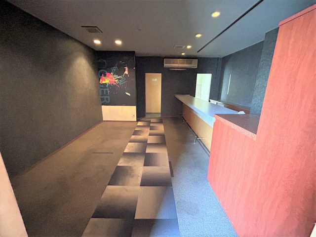 日之出ビルのロビー