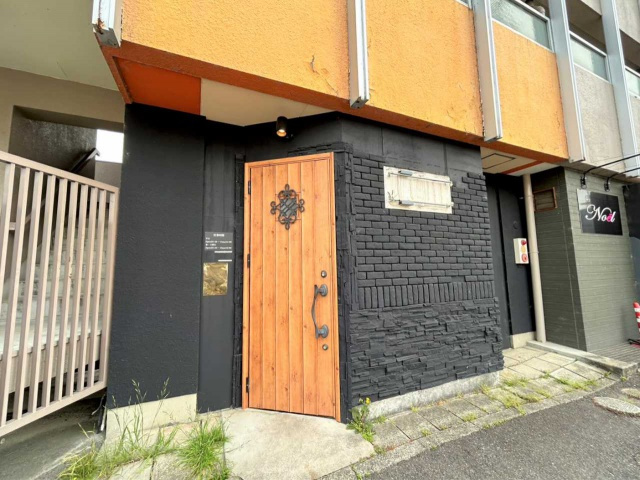 日之出ビルのエントランス