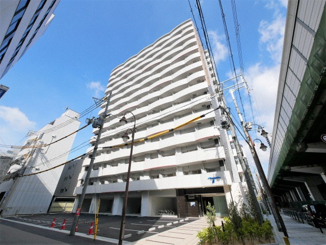 セレニテ日本橋プリエの外観