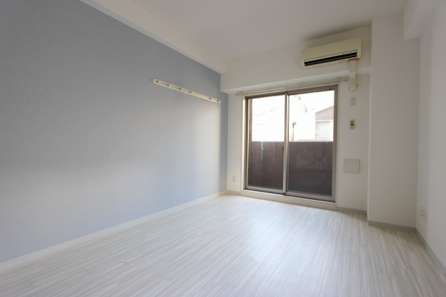 Welsh.Sビル2の洋室