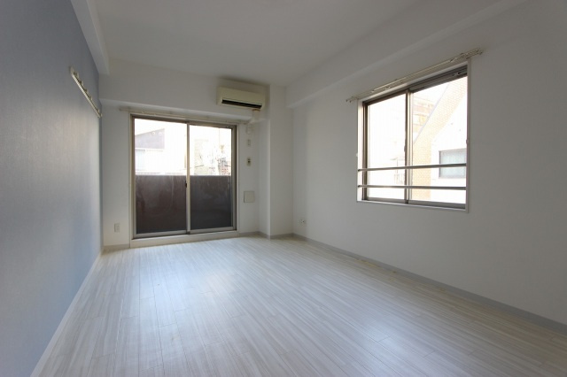 Welsh.Sビル2の洋室