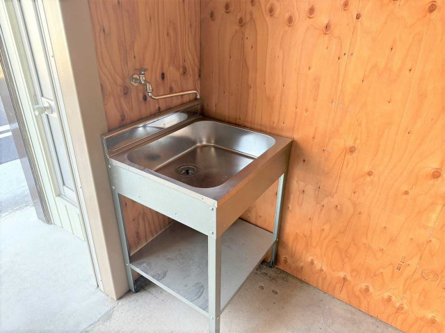 鳴海町字向田事務所のキッチン