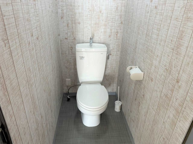 鳴海町字向田事務所のトイレ