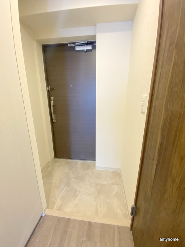 コンフォリア新梅田　仲介手数料無料の玄関