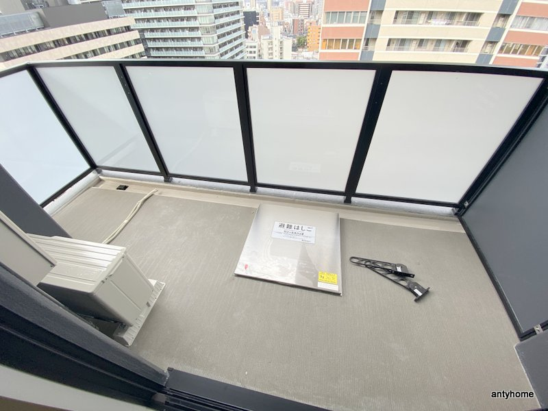 コンフォリア新梅田　仲介手数料無料のバルコニー