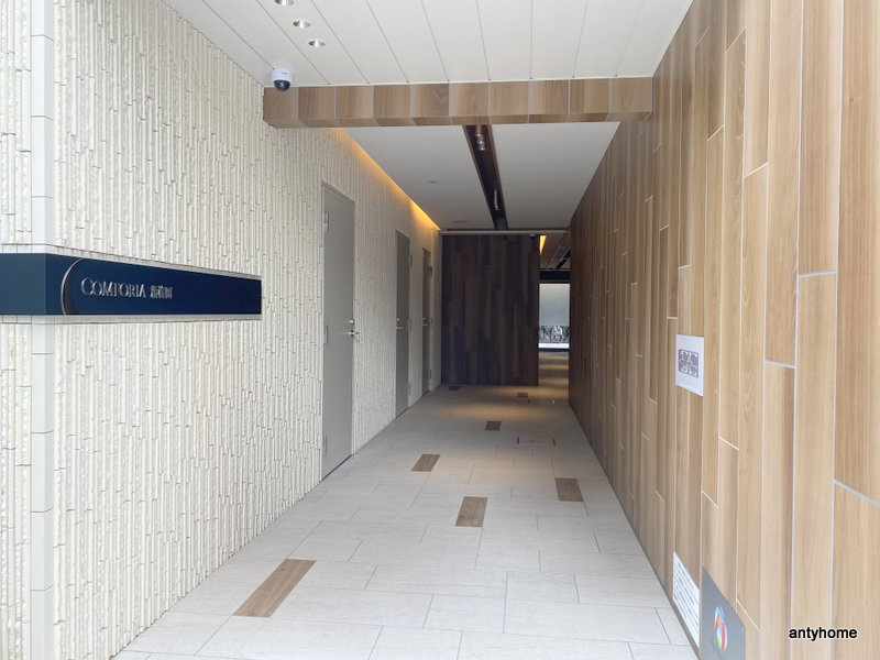 コンフォリア新梅田　仲介手数料無料のエントランス