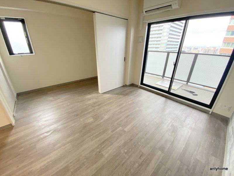 コンフォリア新梅田　仲介手数料無料の居間・リビング