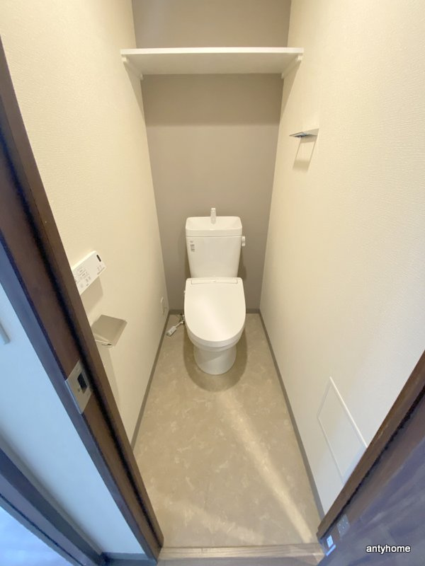 コンフォリア新梅田　仲介手数料無料のトイレ